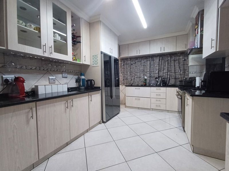 House For Sale in Stilfontein Ext 4 - Photo 5