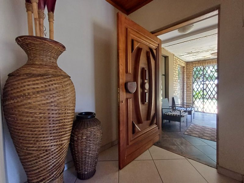 House For Sale in Stilfontein Ext 4 - Photo 4