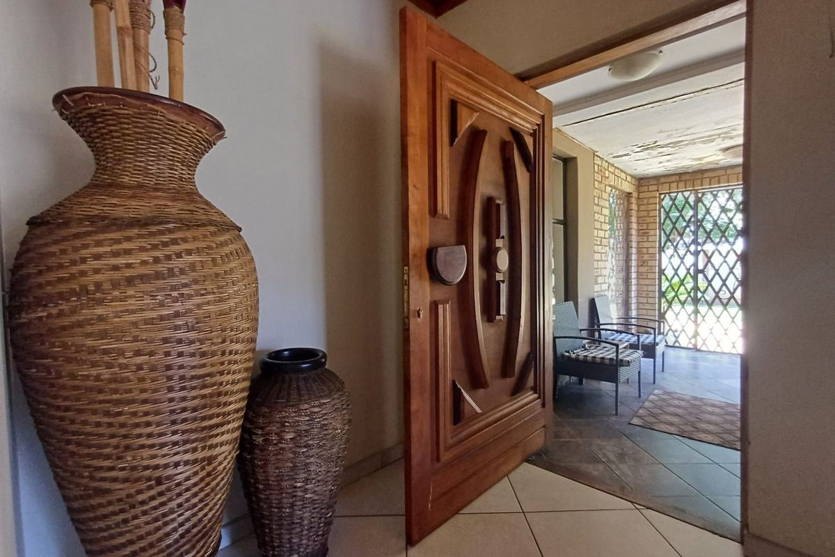 House For Sale in Stilfontein Ext 4 - Photo 4