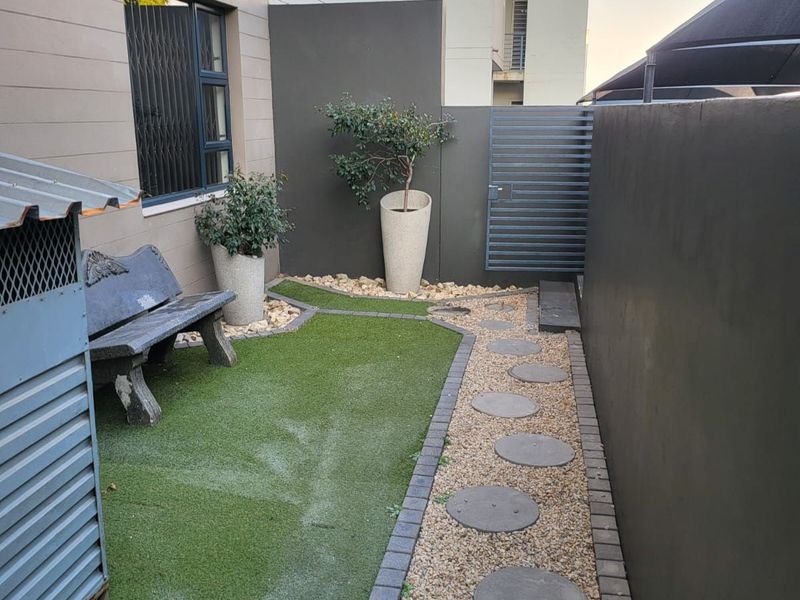 Apartment For Sale in North Riding - Photo 7