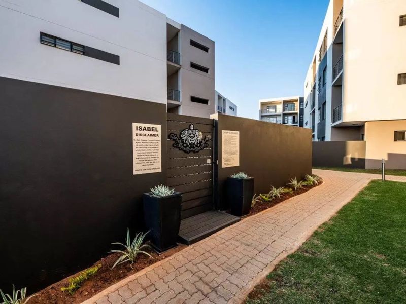 Apartment For Sale in North Riding - Photo 3