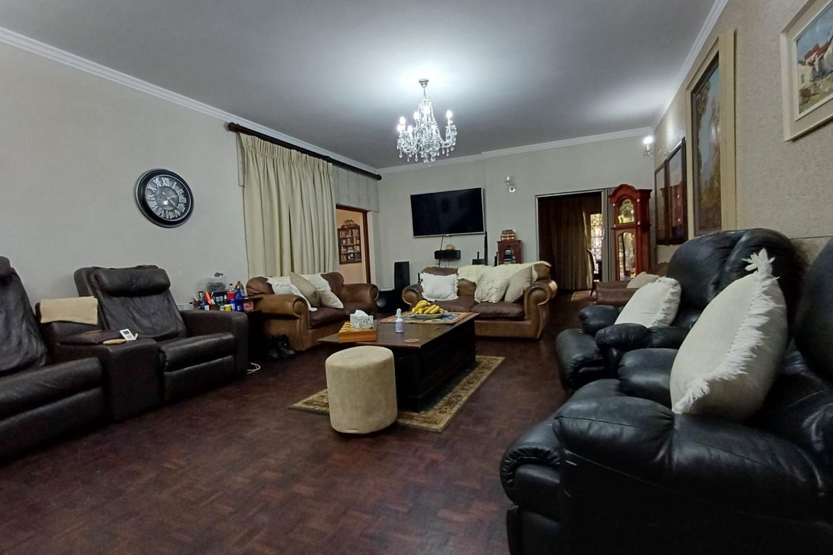 House For Sale in Stilfontein Ext 4 - Photo 3