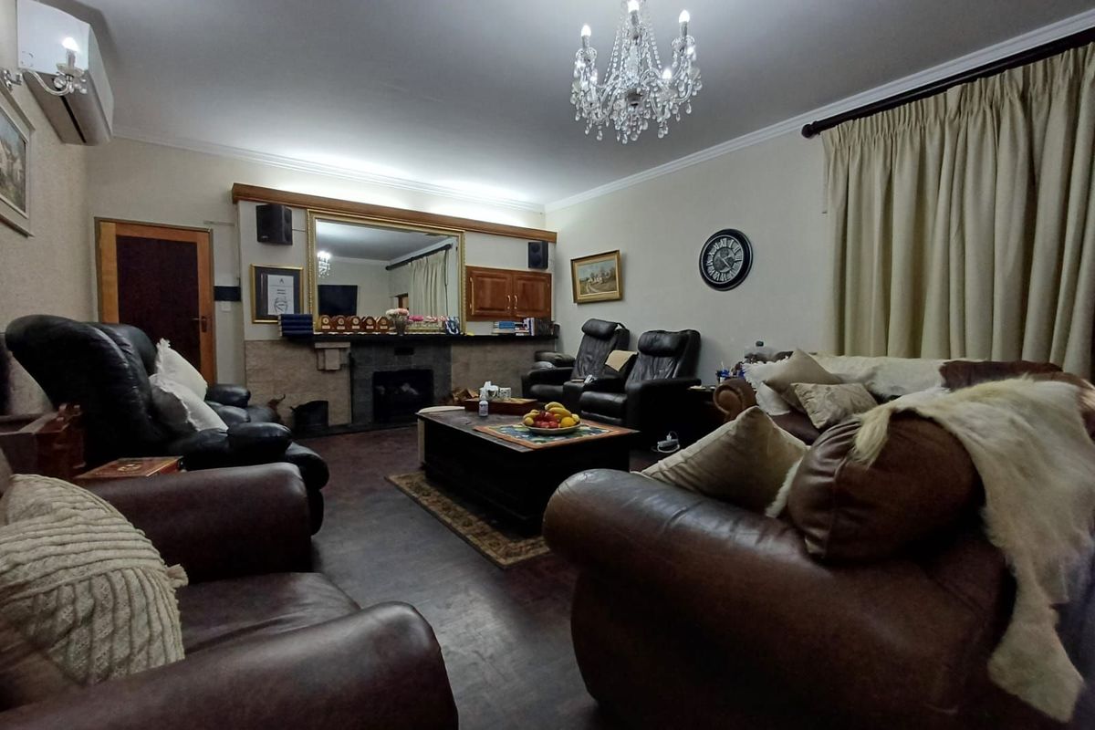 House For Sale in Stilfontein Ext 4 - Photo 4