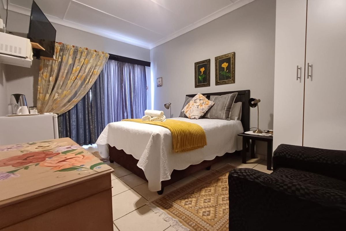 Guest House For Sale in Irene Park - Photo 3