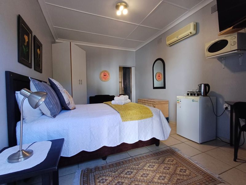 Guest House For Sale in Irene Park - Photo 2