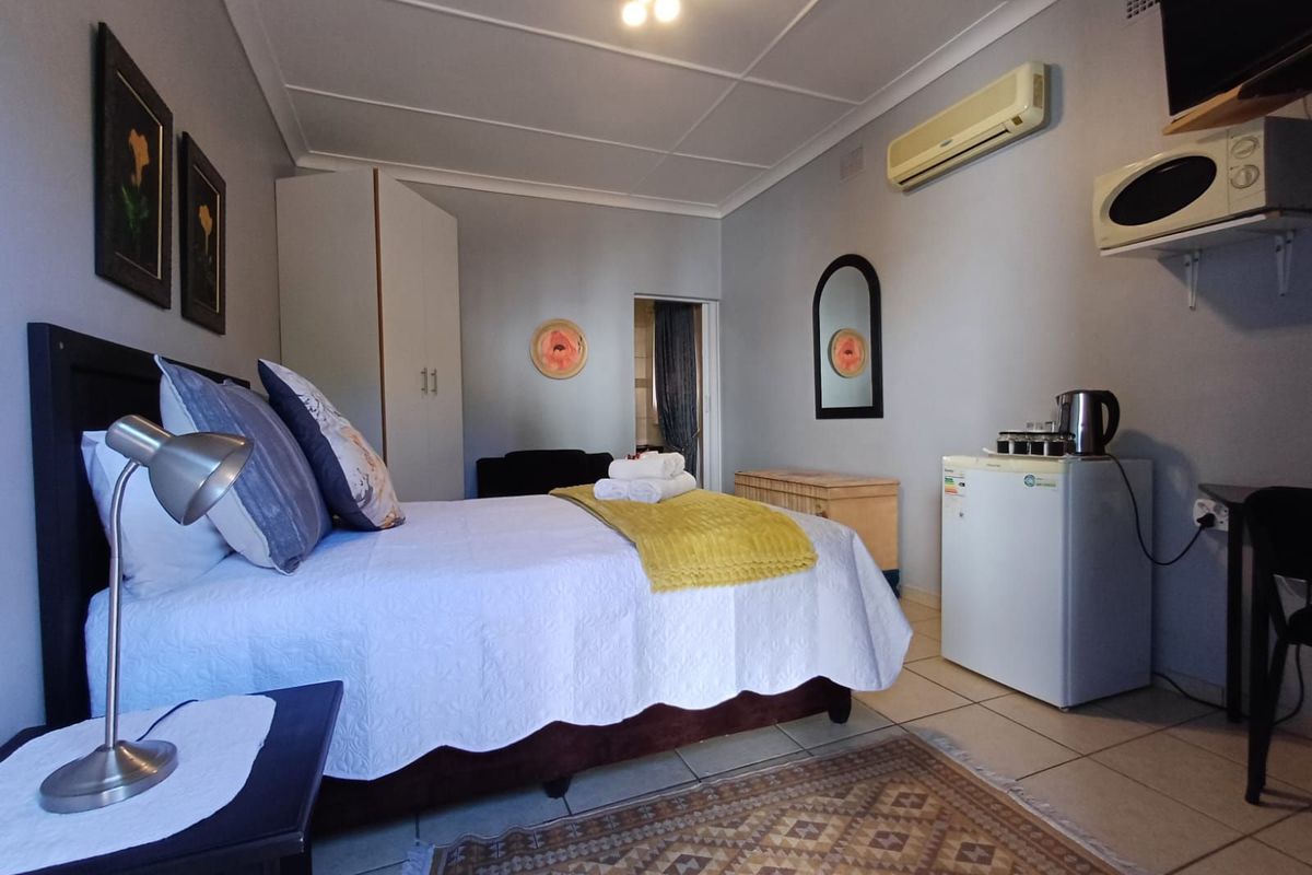 Guest House For Sale in Irene Park - Photo 2