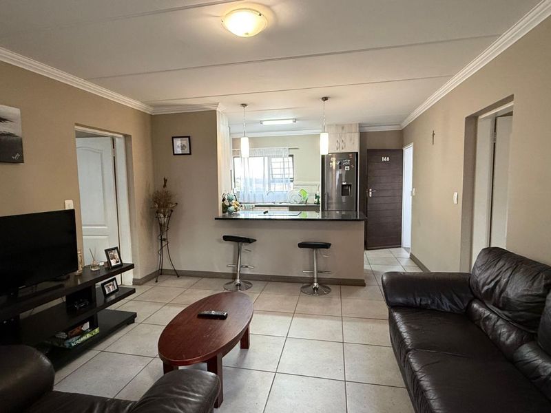 Apartment For Sale in Amberfield - Photo 6