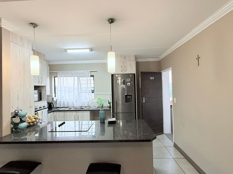 Apartment For Sale in Amberfield - Photo 3