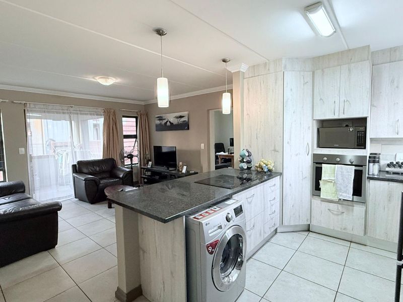 Apartment For Sale in Amberfield - Photo 4