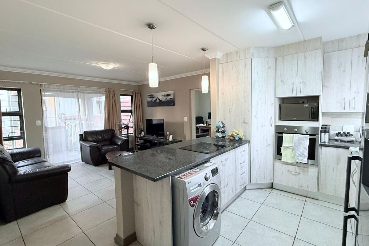 Apartment For Sale in Amberfield - Photo 4