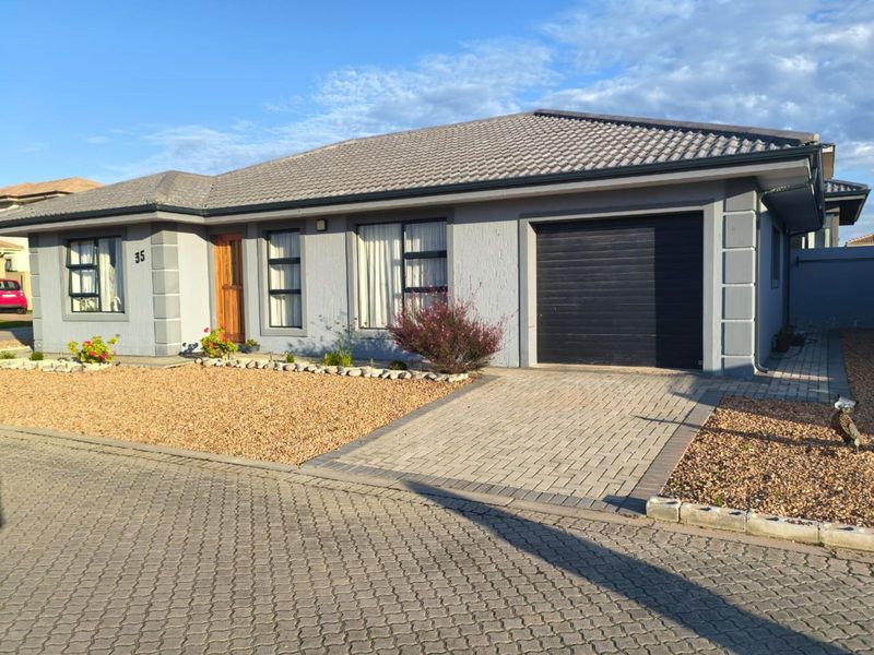 Townhouse For Sale in Dana Bay - Photo 3