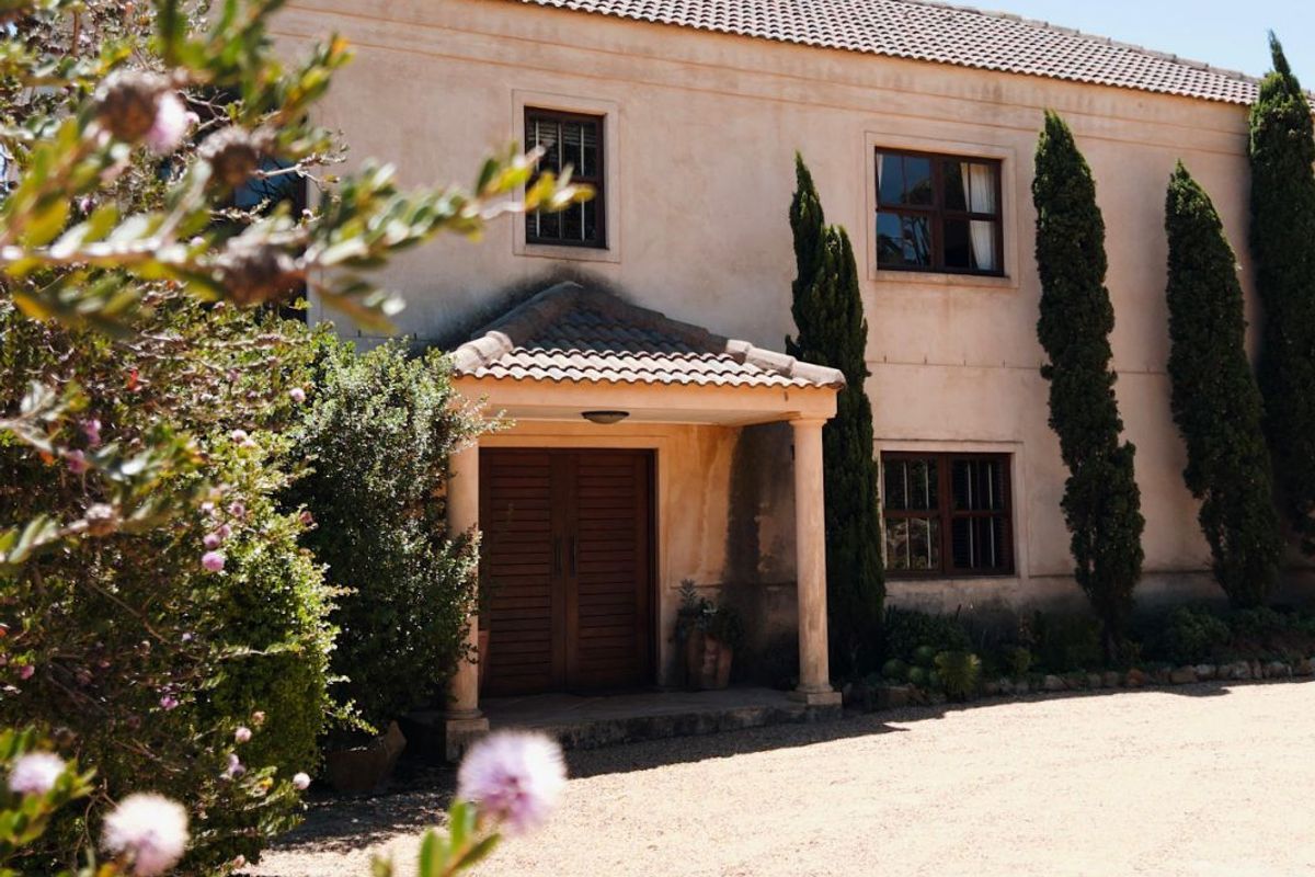 House For Sale in High Riding Country Estate - Photo 5