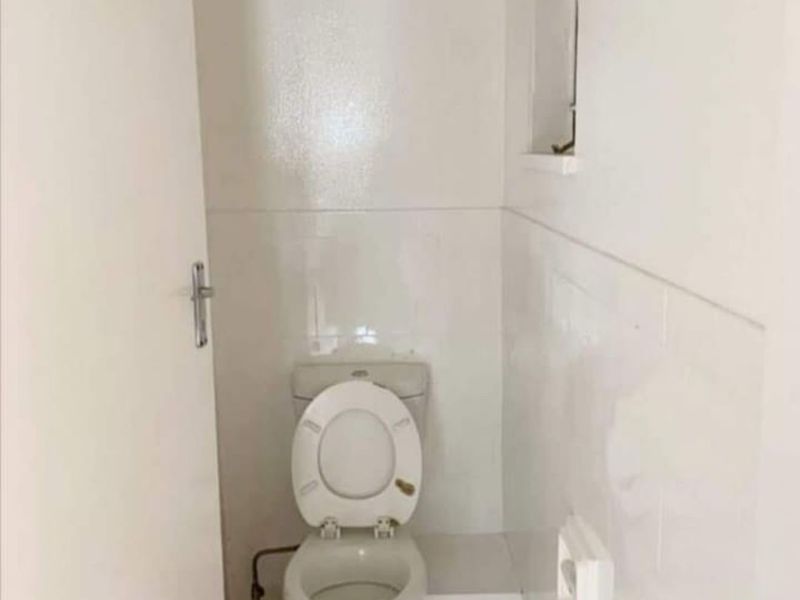 Apartment For Sale in Rosettenville - Photo 5