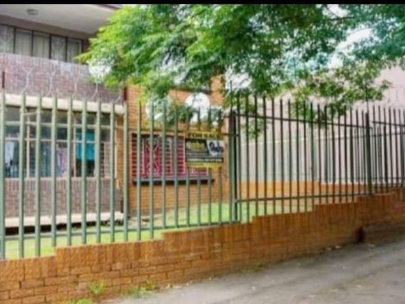 Apartment For Sale in Rosettenville - Photo 4