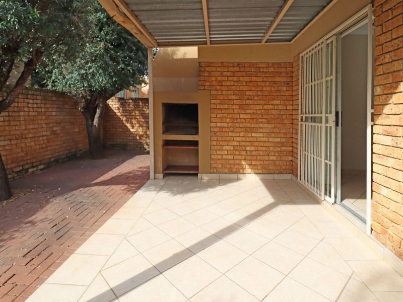 Townhouse For Sale in Amberfield - Photo 4