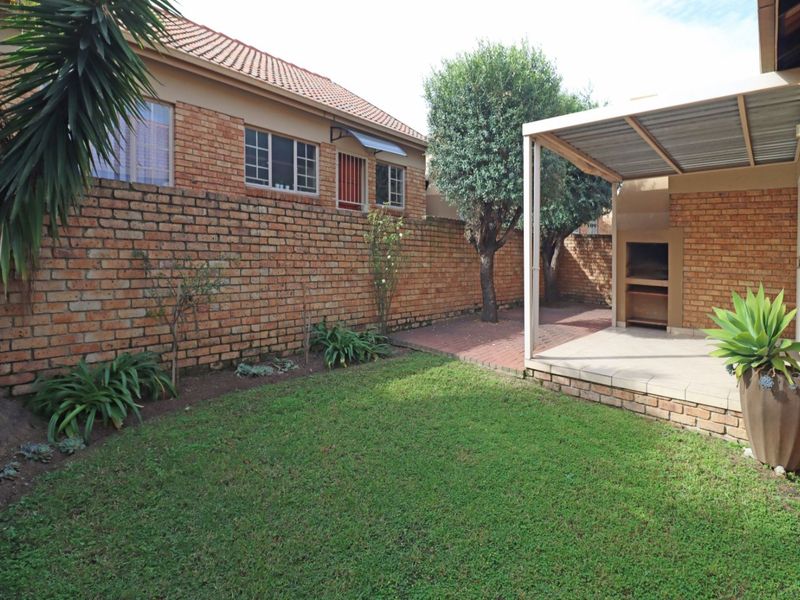 Townhouse For Sale in Amberfield - Photo 5