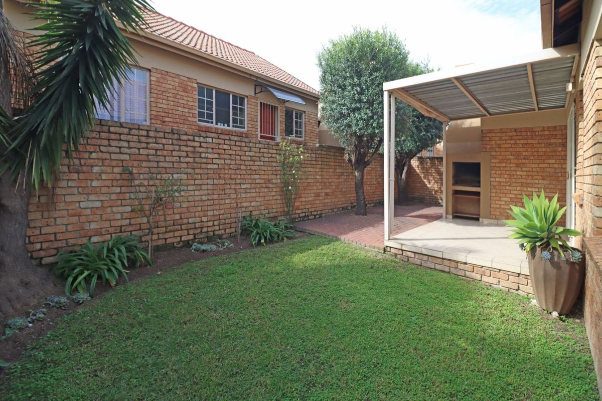 Townhouse For Sale in Amberfield - Photo 5