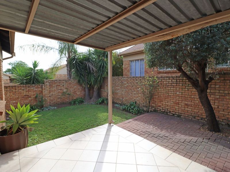 Townhouse For Sale in Amberfield - Photo 9