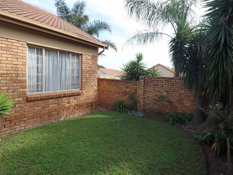 Townhouse For Sale in Amberfield - Photo 7