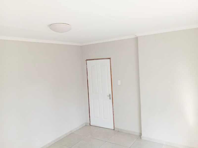 Townhouse For Sale in Florida - Photo 9