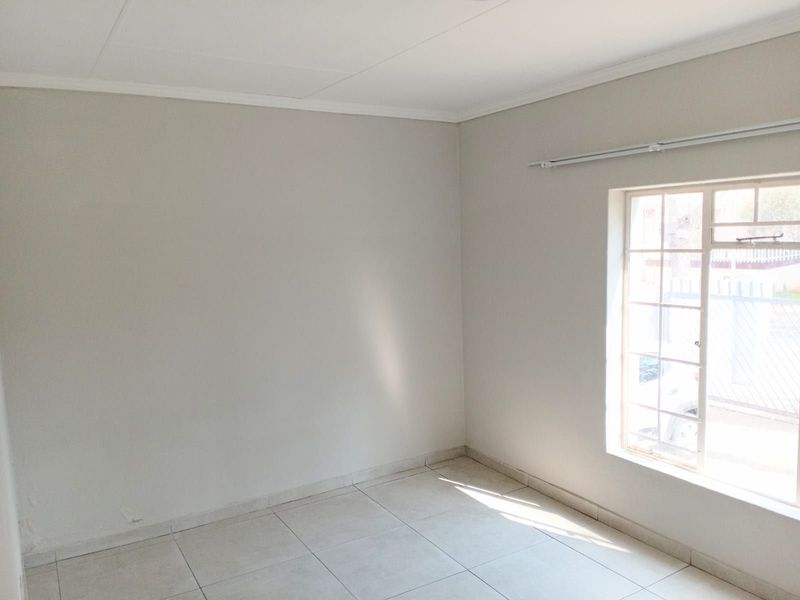 Townhouse For Sale in Florida - Photo 5