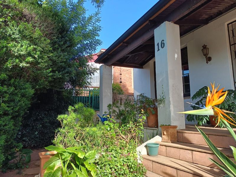 House For Sale in Brixton - Photo 4