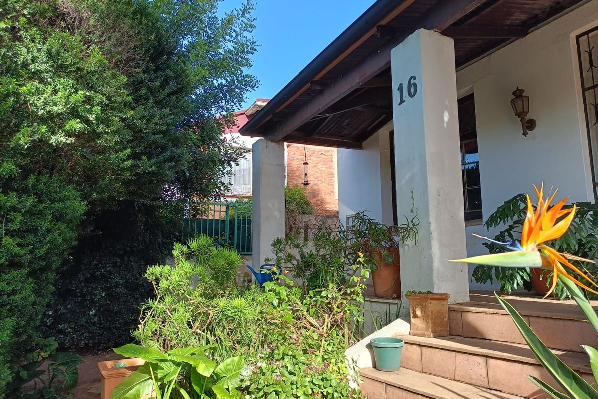 House For Sale in Brixton - Photo 4