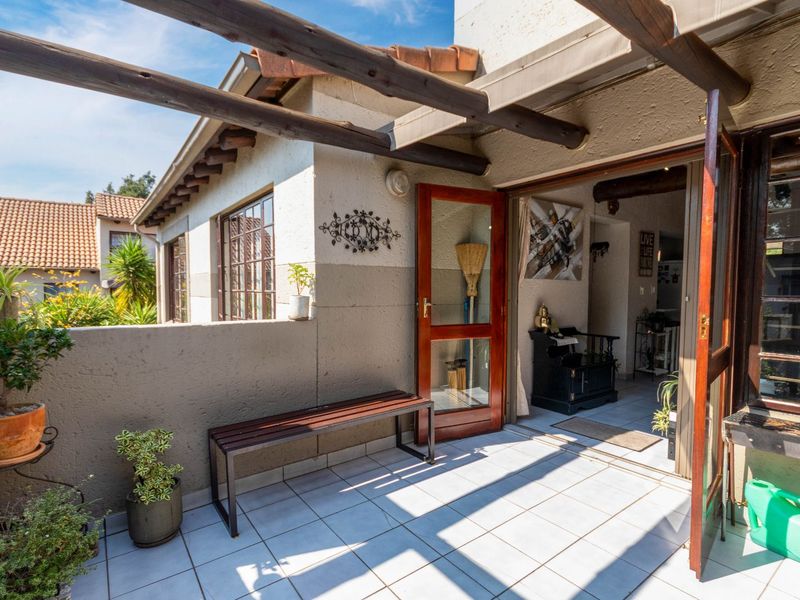 Apartment For Sale in Paulshof - Photo 3