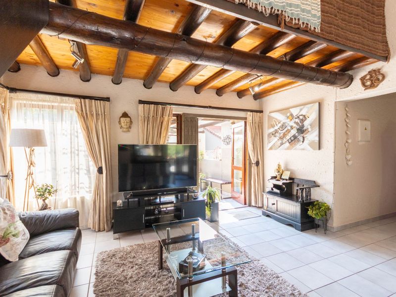 Apartment For Sale in Paulshof - Photo 8