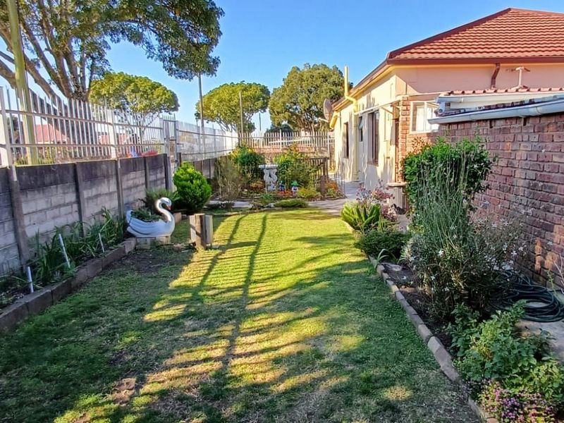 House For Sale in George South - Photo 2