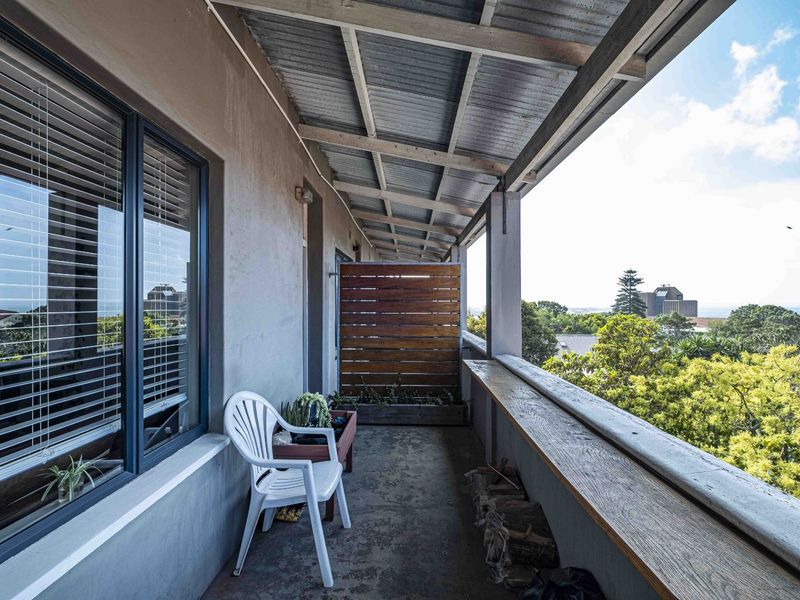 Apartment For Sale in Richmond Hill - Photo 2