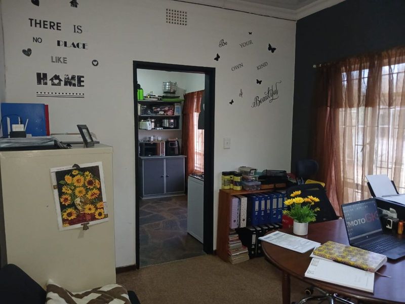 House For Sale in Declercqville - Photo 6