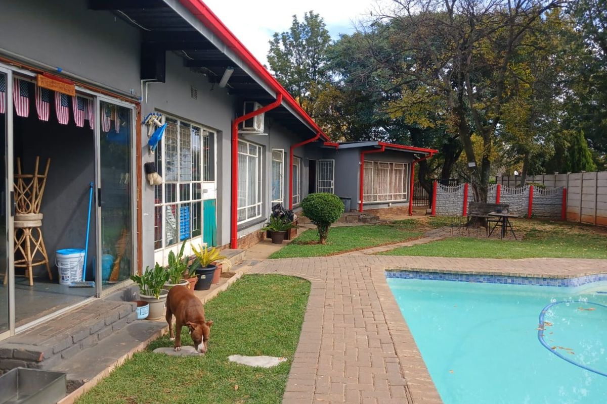 House For Sale in Declercqville - Photo 2