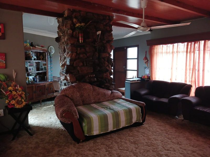 House For Sale in Declercqville - Photo 3