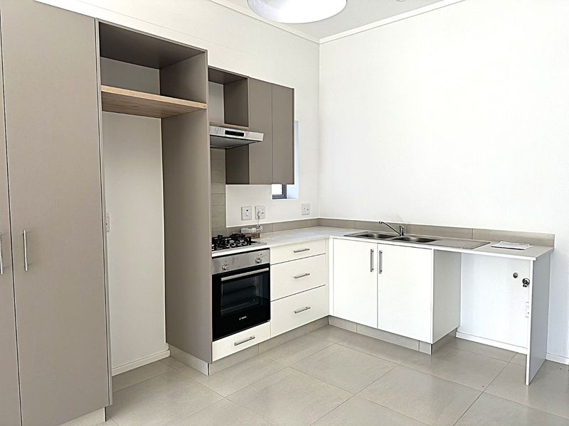 Townhouse For Sale in Mooikloof Country Estate - Photo 7