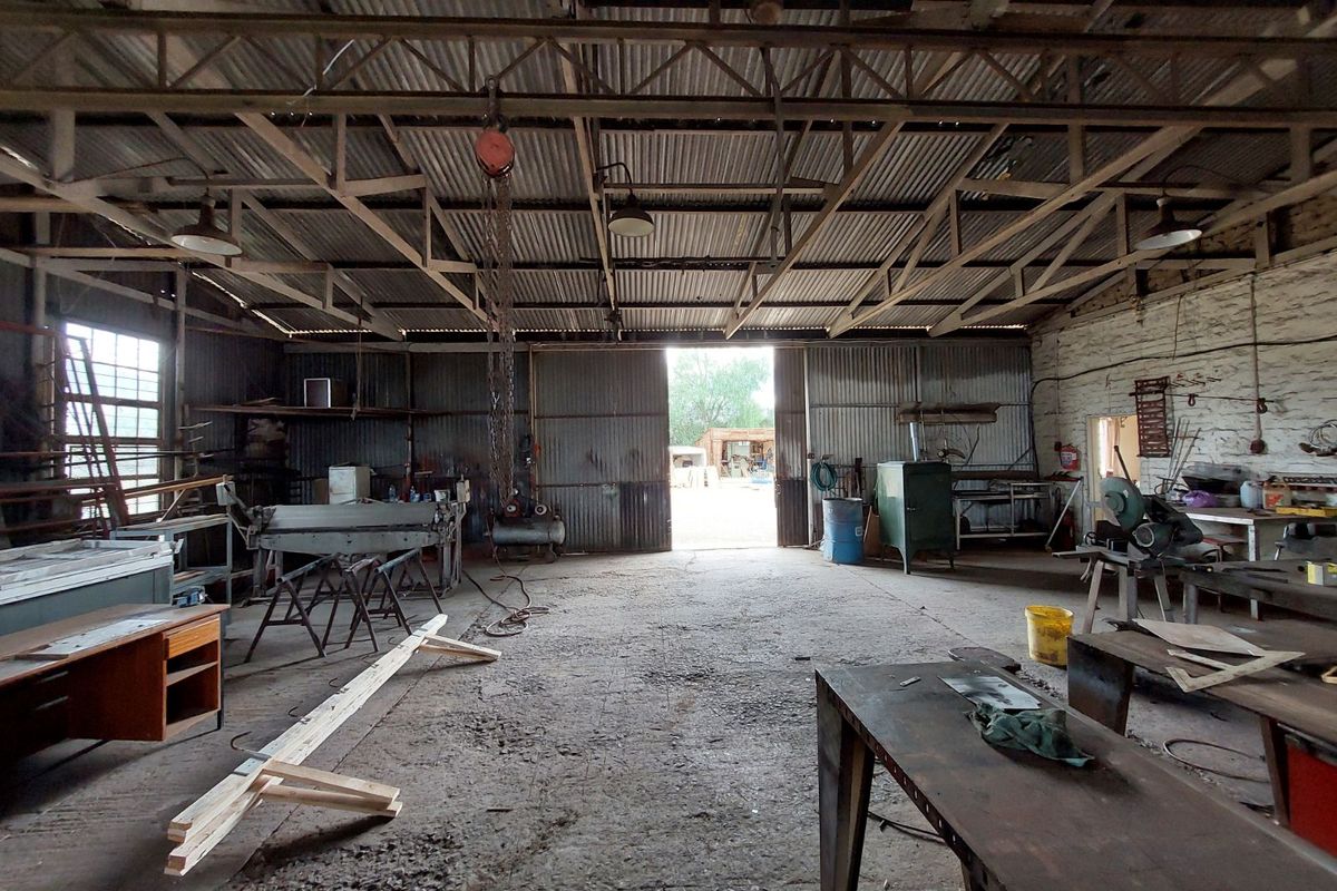 Industrial To Rent in Graaff-Reinet Central - Photo 2