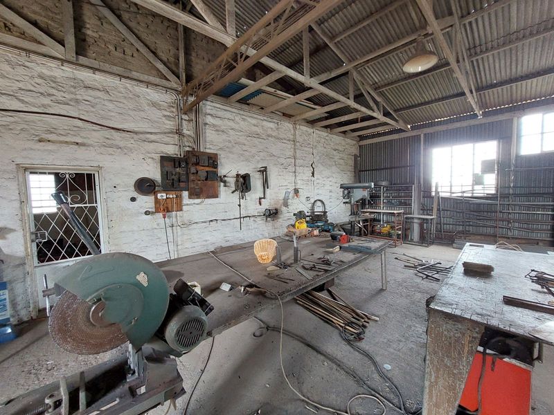 Industrial To Rent in Graaff-Reinet Central - Photo 7