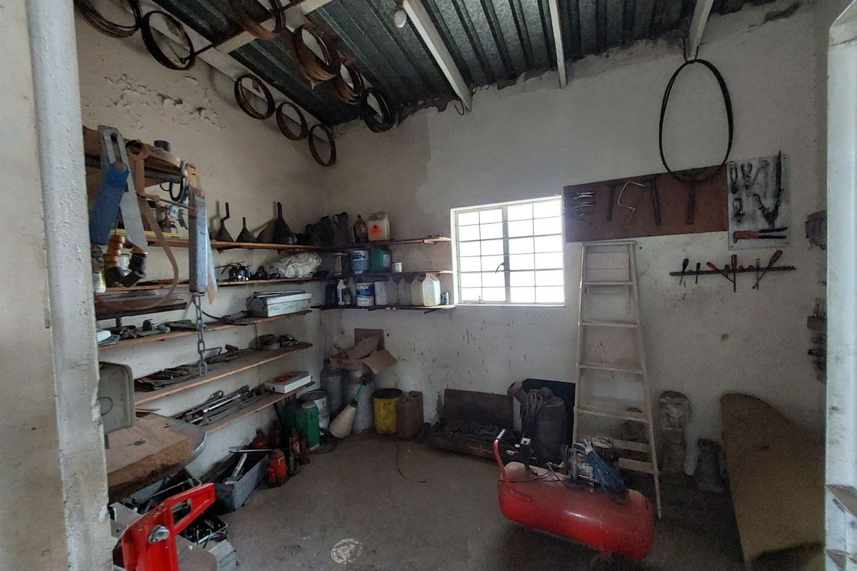 Industrial To Rent in Graaff-Reinet Central - Photo 5