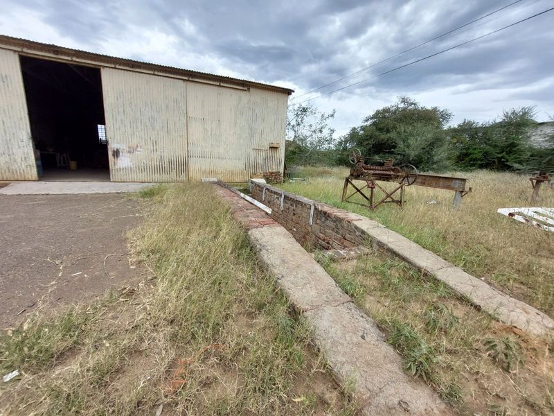 Industrial To Rent in Graaff-Reinet Central - Photo 6