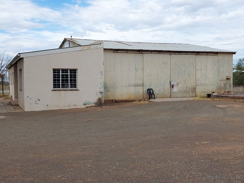 Industrial To Rent in Graaff-Reinet Central - Photo 4