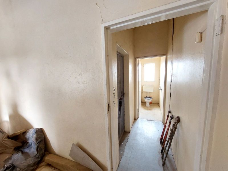 Industrial To Rent in Graaff-Reinet Central - Photo 5