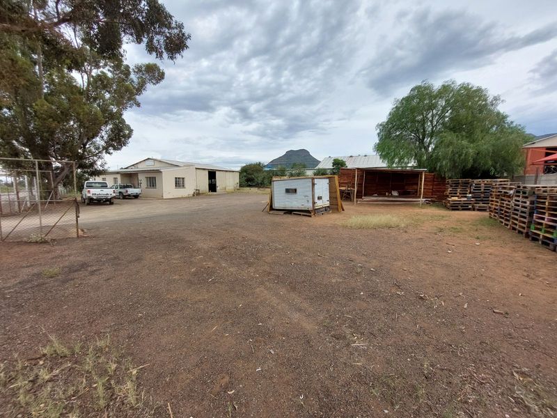 Industrial To Rent in Graaff-Reinet Central - Photo 3