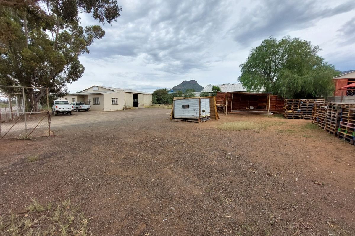 Industrial To Rent in Graaff-Reinet Central - Photo 3