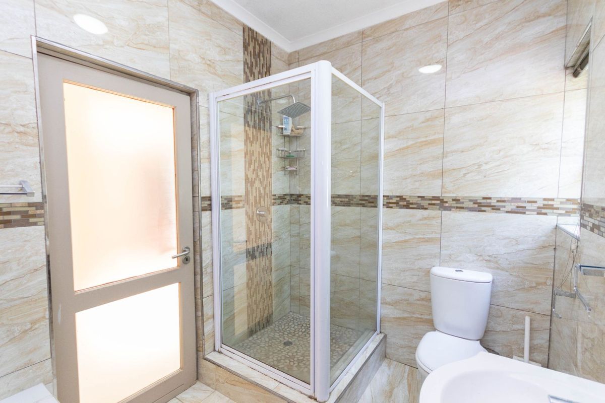 Apartment For Sale in Lonehill - Photo 2