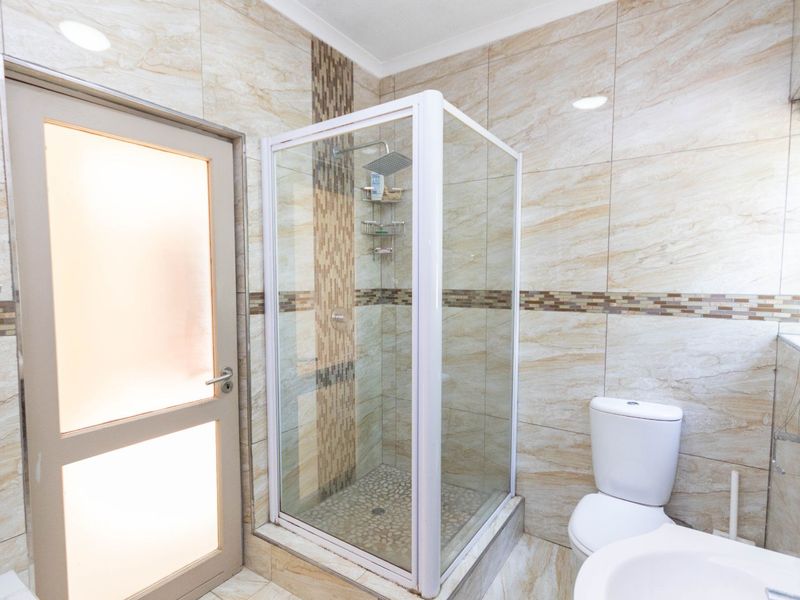 Apartment For Sale in Lonehill - Photo 2