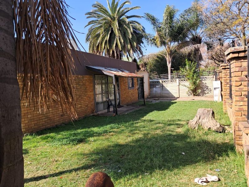 House For Sale in Rhodesfield - Photo 8