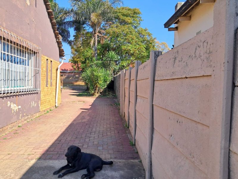 House For Sale in Rhodesfield - Photo 5