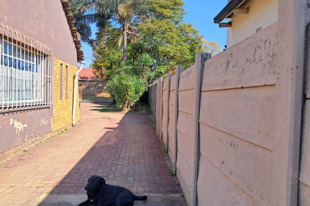 House For Sale in Rhodesfield - Photo 5