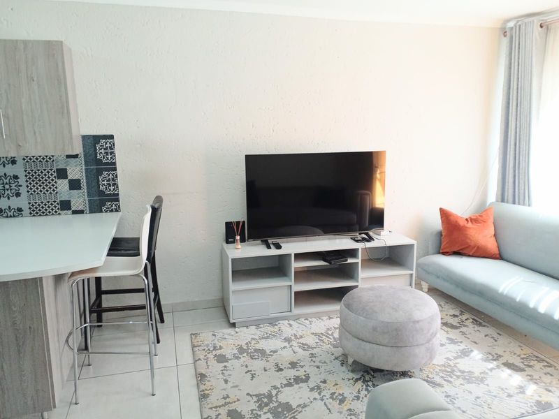 Townhouse For Sale in Florida - Photo 2