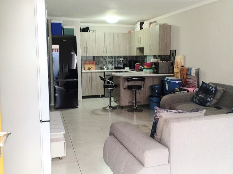 Townhouse For Sale in Florida - Photo 3